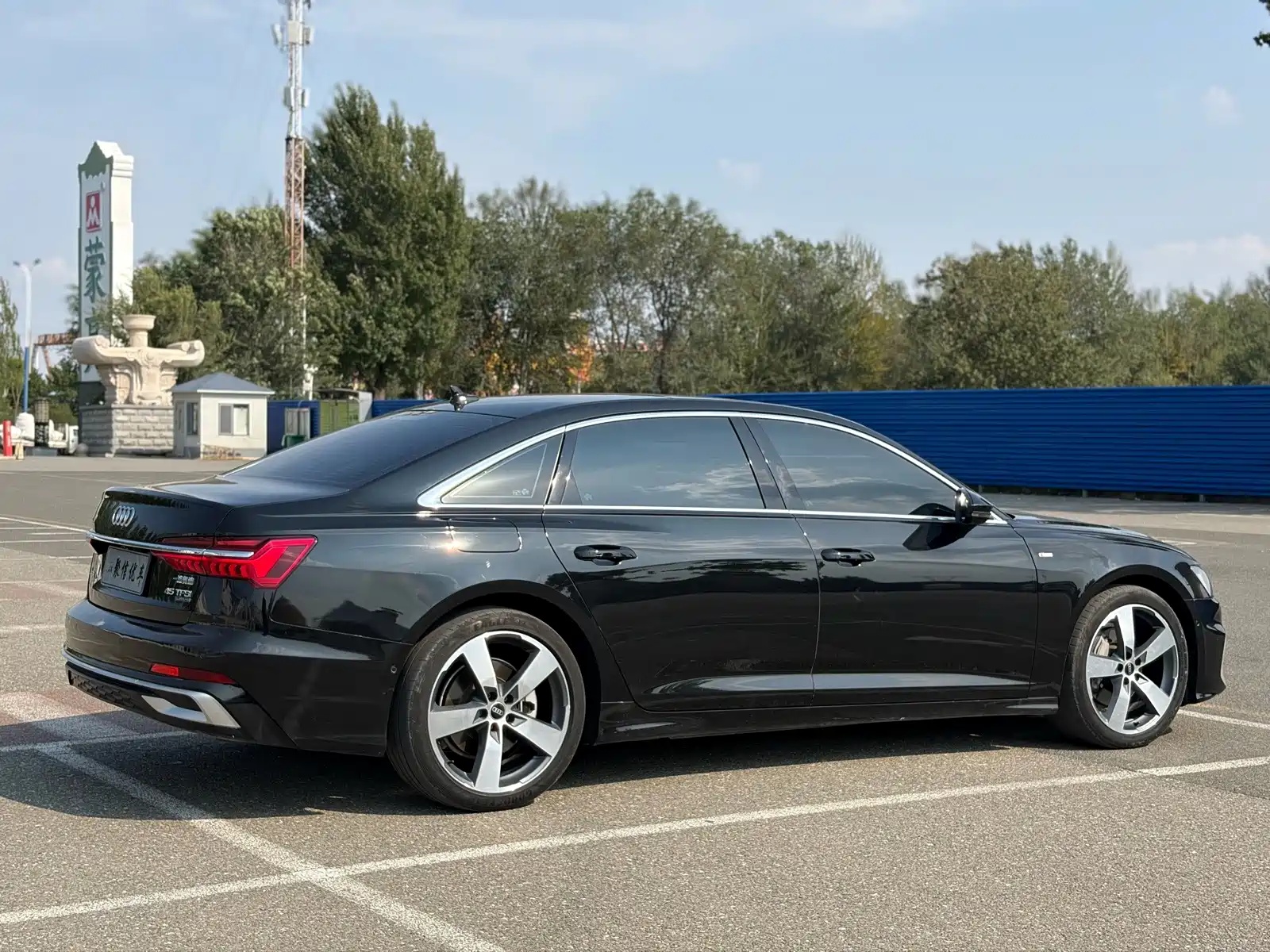 Фото 19 - Audi A6L