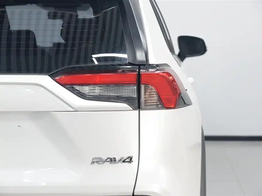 Toyota RAV4 Rongfang 2022 2.0L CVT 2WD Urban Edition фото 20