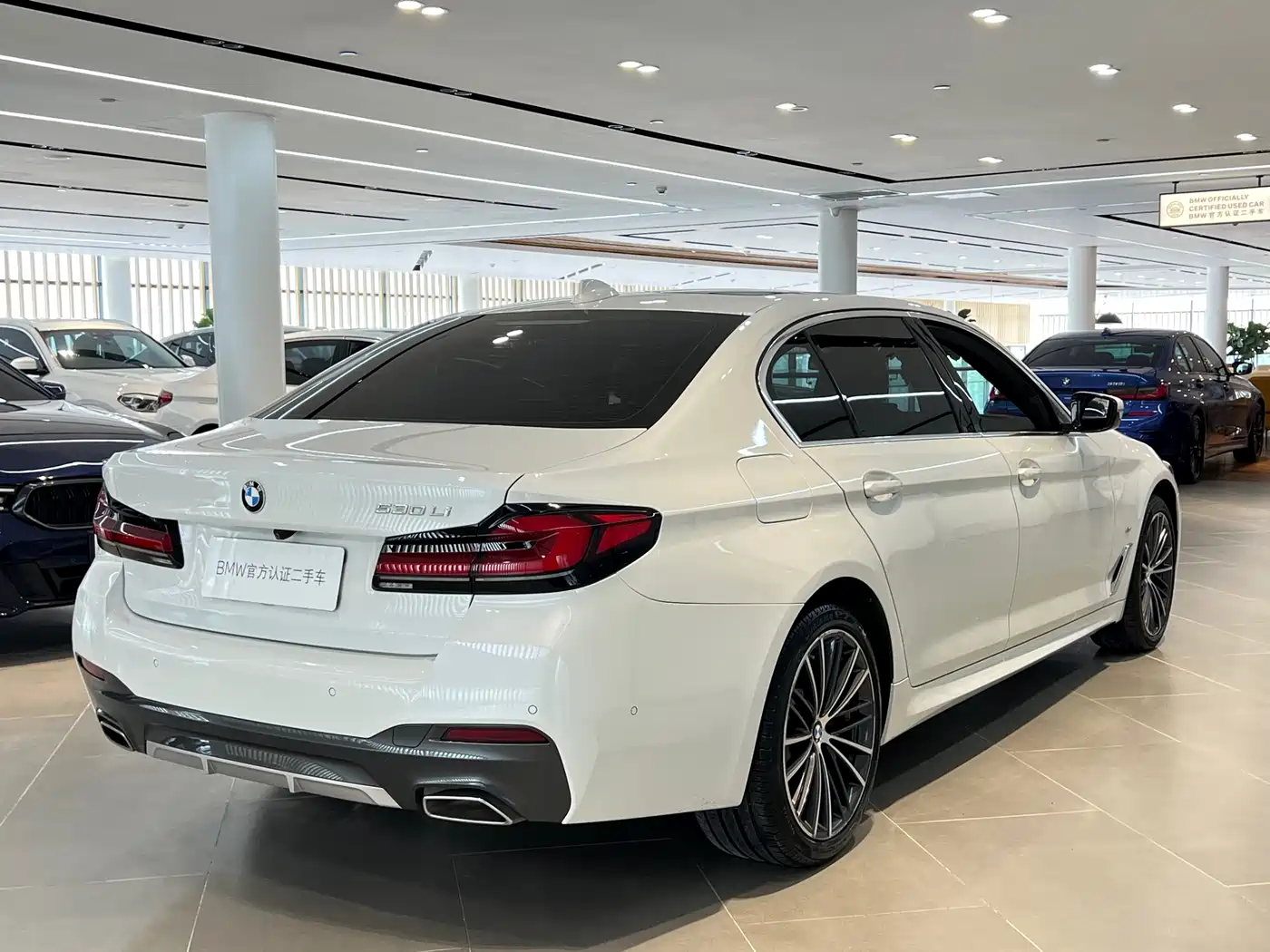 BMW 5 Series 2021 530Li Leading M Sport Package фото 16
