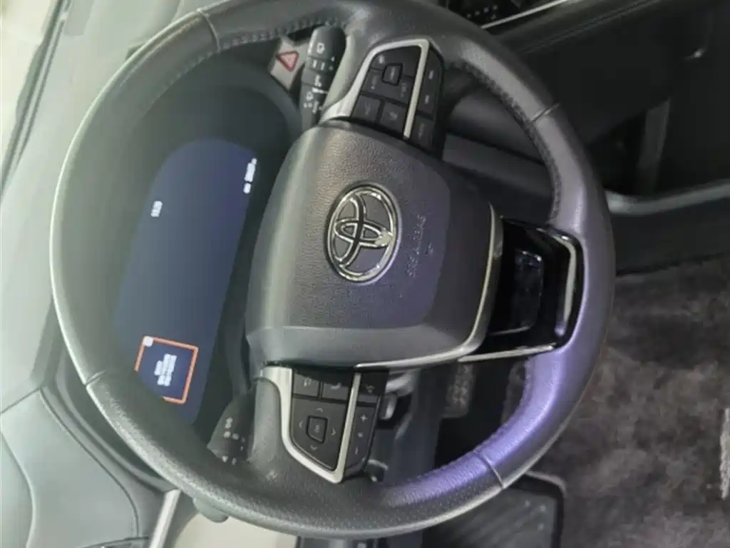 Toyota Sienna 2023 2.5L Hybrid Ultimate Edition фото 7