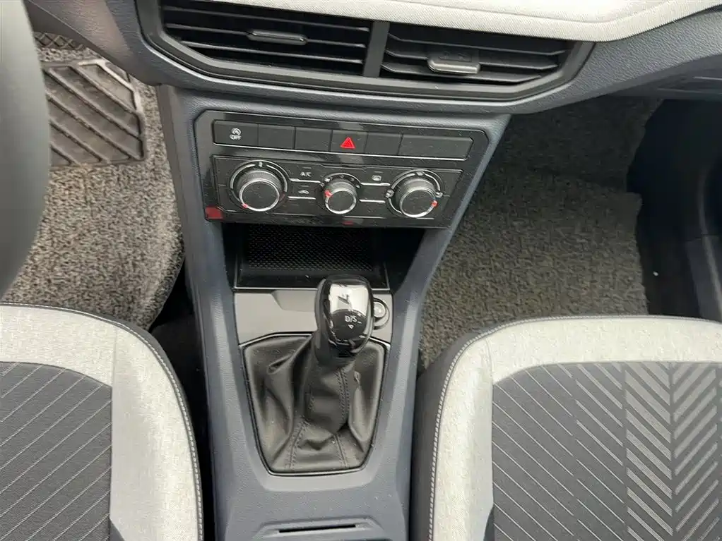 VOLKSWAGEN TUYUE