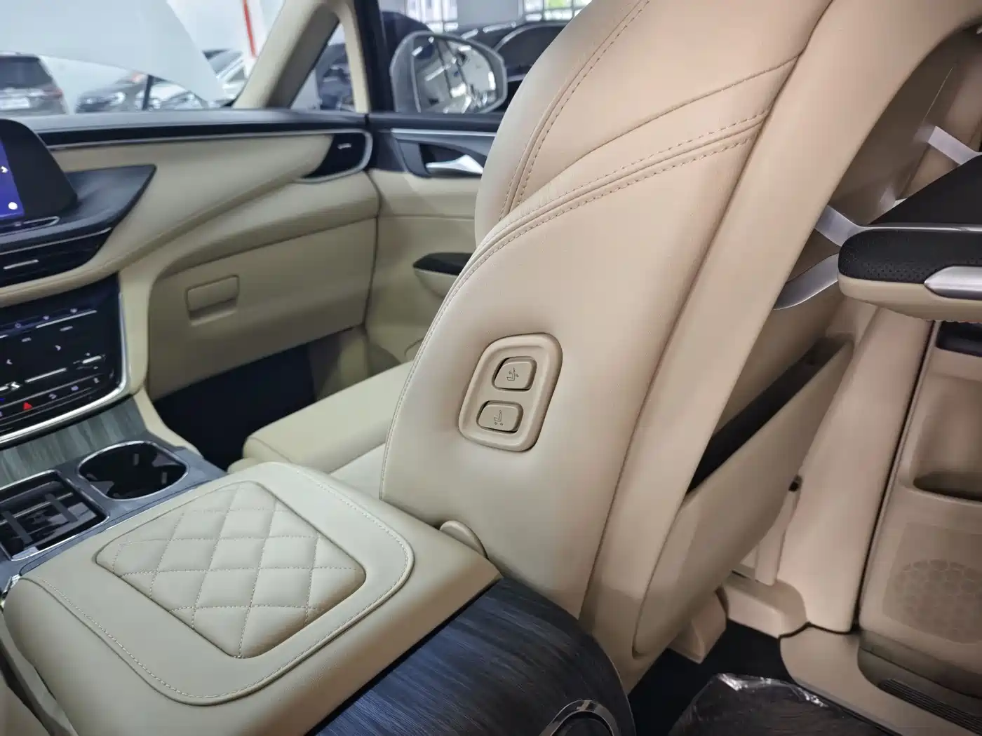 Buick GL8 2023 ES Landmaster Exclusive фото 15