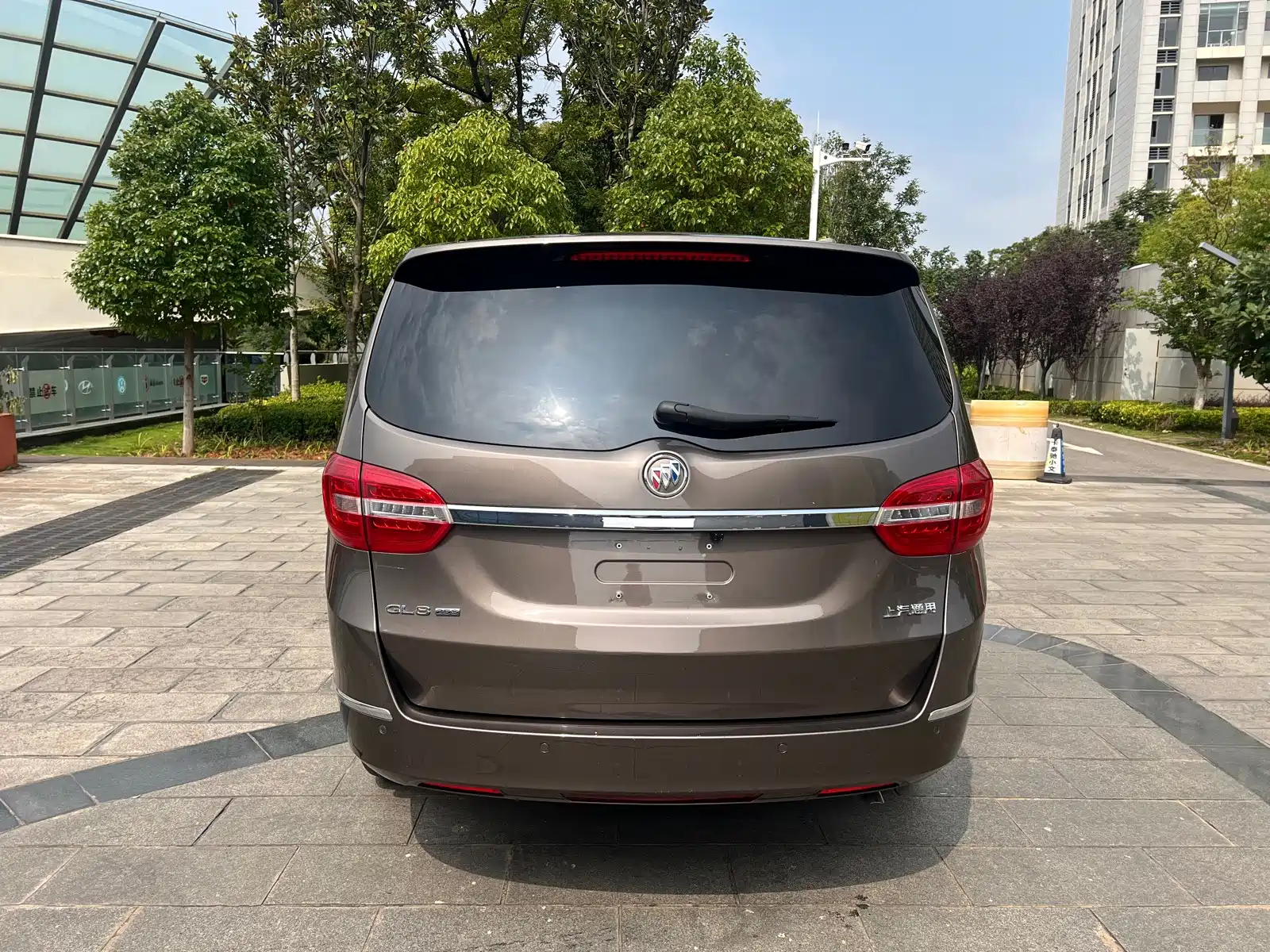 Photo 14 - Buick GL8
