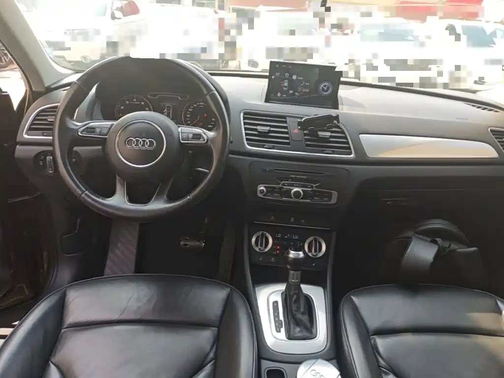 Фото 10 - Audi Q3