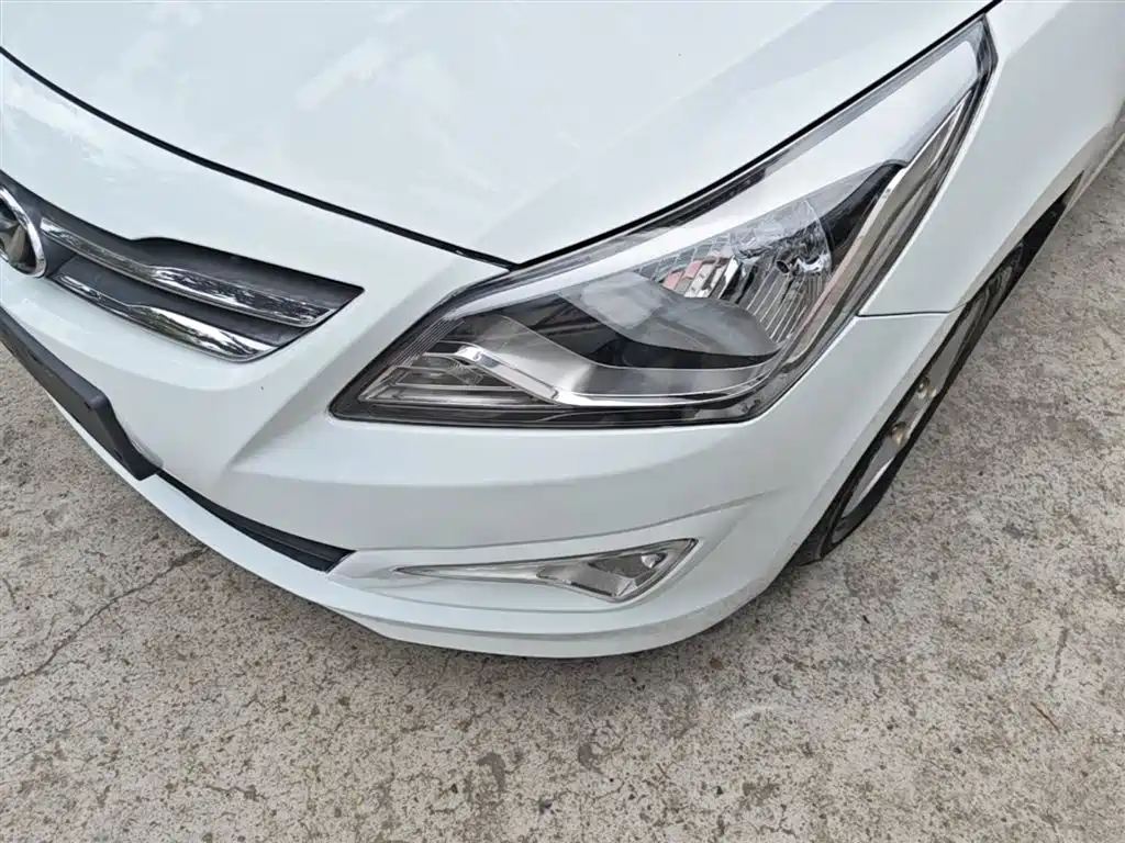Hyundai Verna 2014 1.4L Manual Smart GLS фото 23