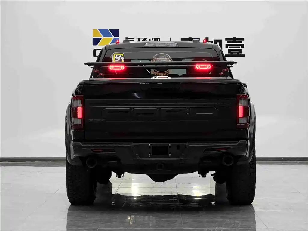 FORD F-150 RAPTOR