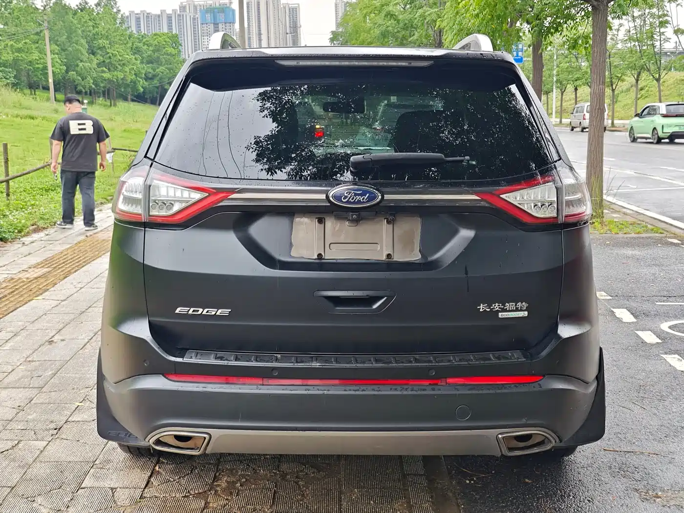 Фото 9 - Ford Edge