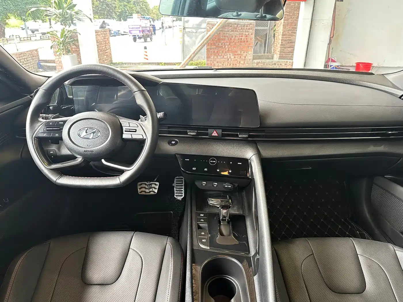 Hyundai Elantra 2022 240TGDi DCT LUX Premium Edition фото 6