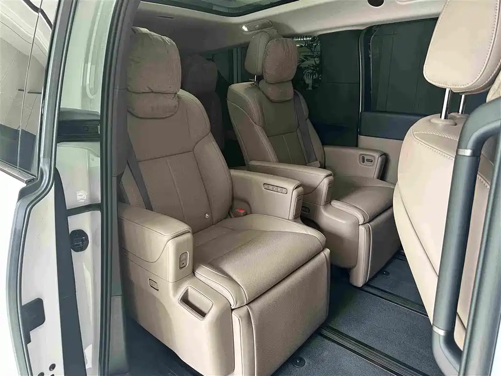 Li Auto MEGA 2026 2025 Model Home Family Special Edition