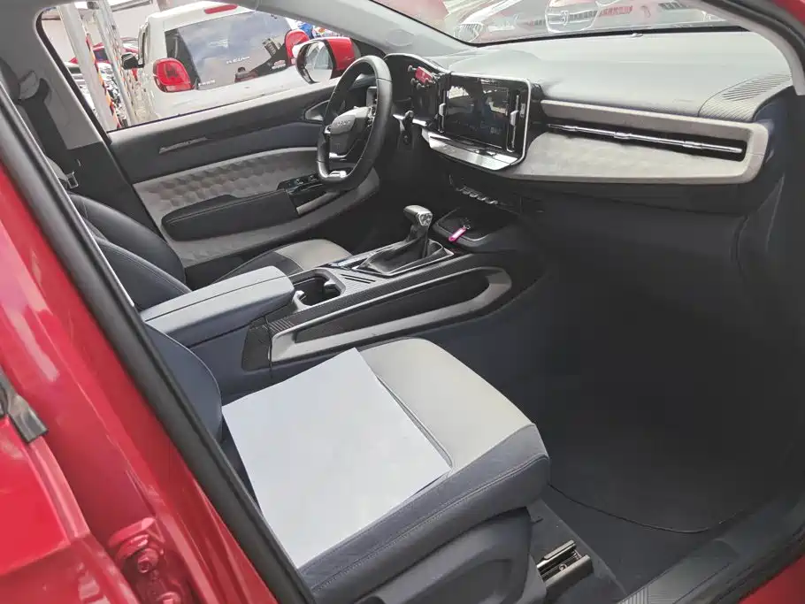 Baojun RM-5 2020 2019 1.5T CVT 24-hour Online Luxury 6-seater