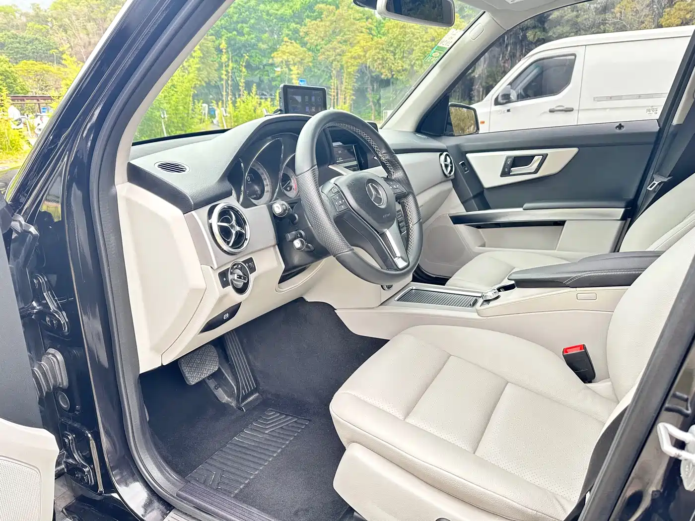 Mercedes-Benz GLK-Class 2013 GLK 300 4MATIC Dynamic Sunroof фото 10