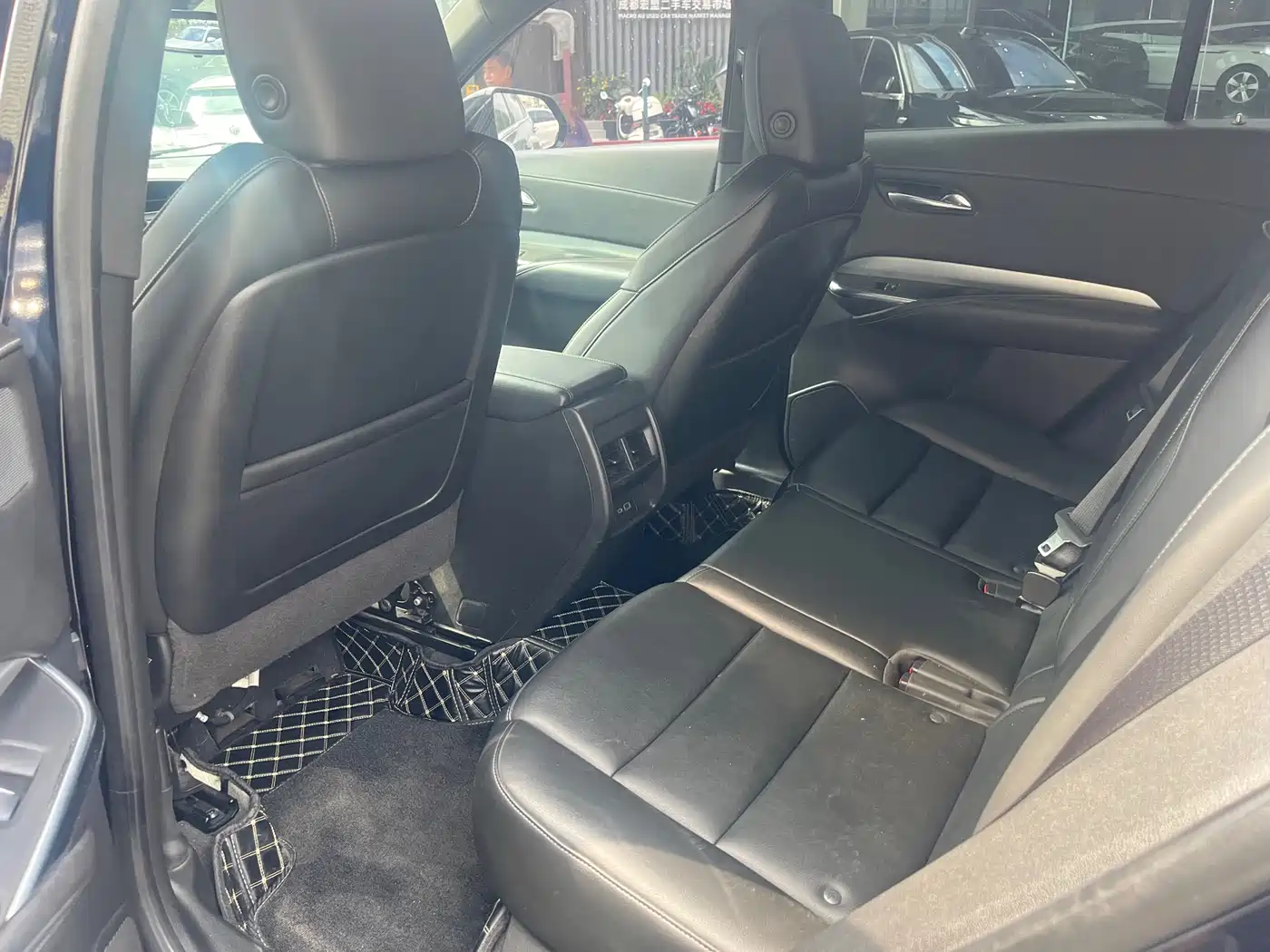 Cadillac XT4 2021 28T FWD Premium Edition фото 5