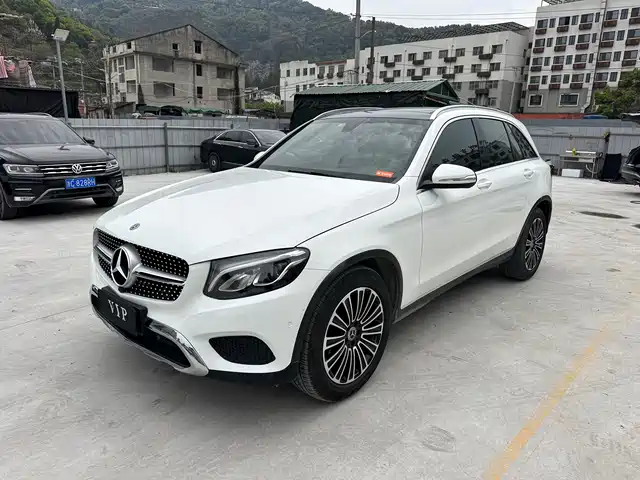 MERCEDES-BENZ GLC