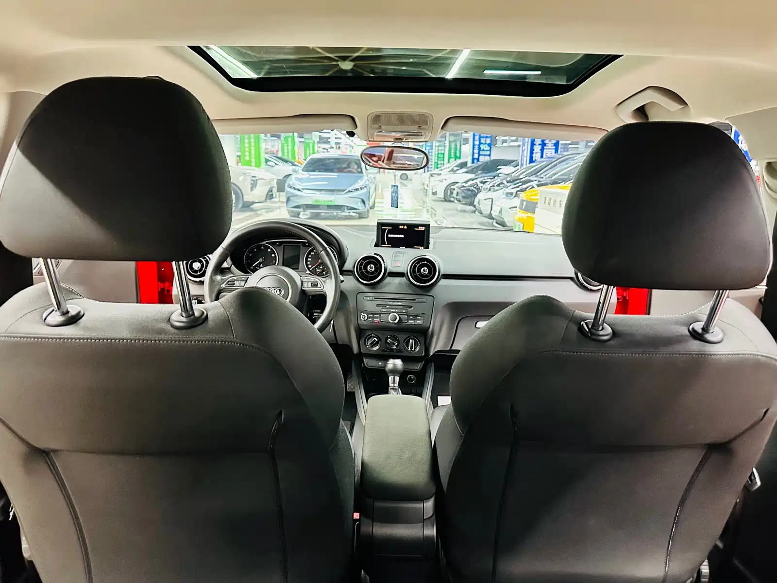 Фото 22 - Audi A1
