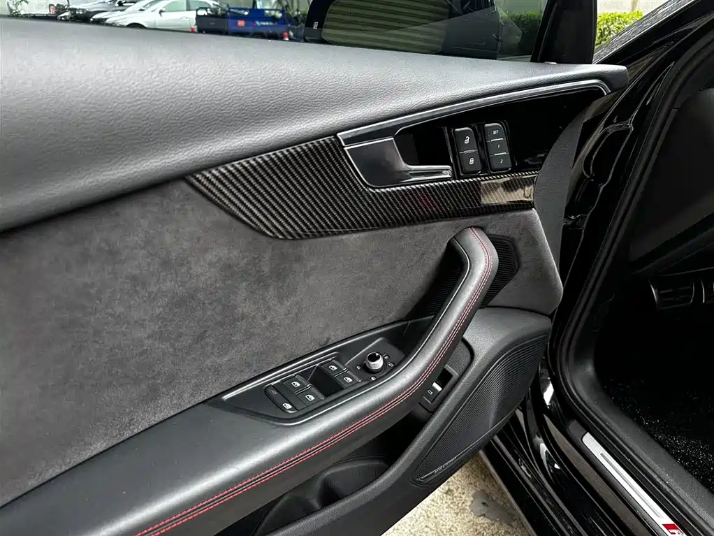 Audi RS 4 2021 RS4 Avant Dark Gold Edition фото 15