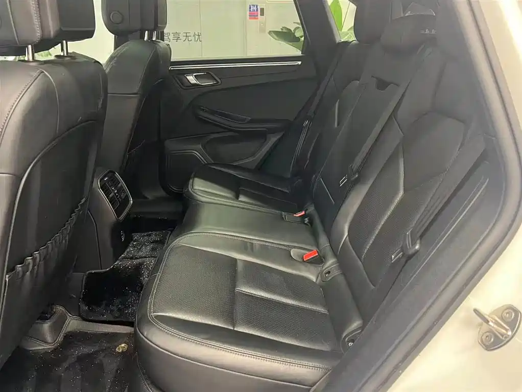 Porsche Macan 2023 Macan 2.0T фото 14