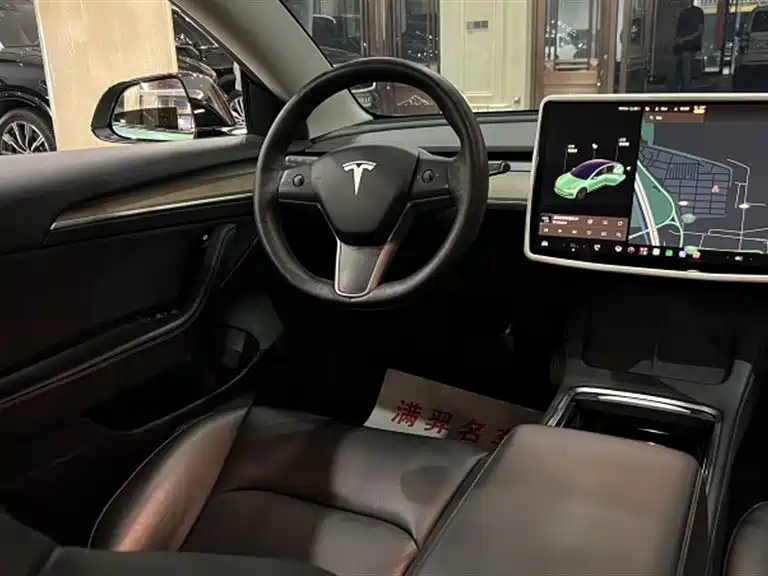 Фото 19 - Tesla Model 3