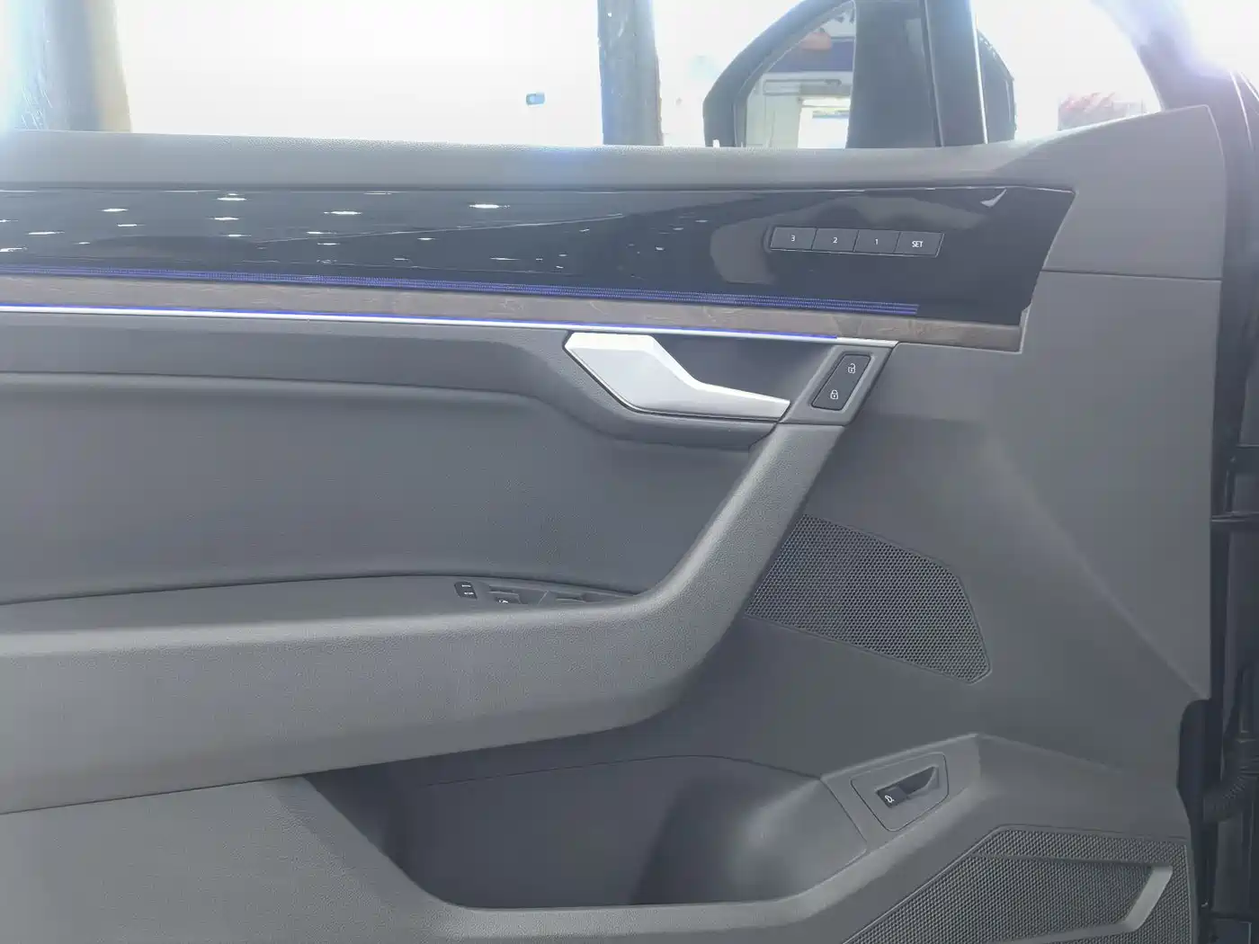 Volkswagen Touareg 2019 3.0TSI Sharp Edge Edition China VI фото 9