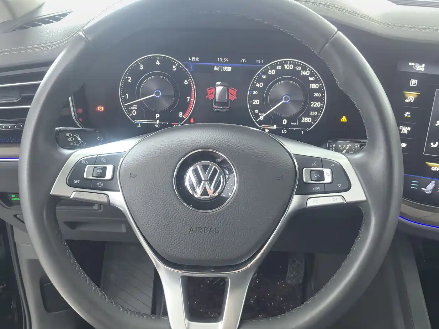 Volkswagen Touareg 2019 3.0TSI Sharp Edge Edition China VI фото 21