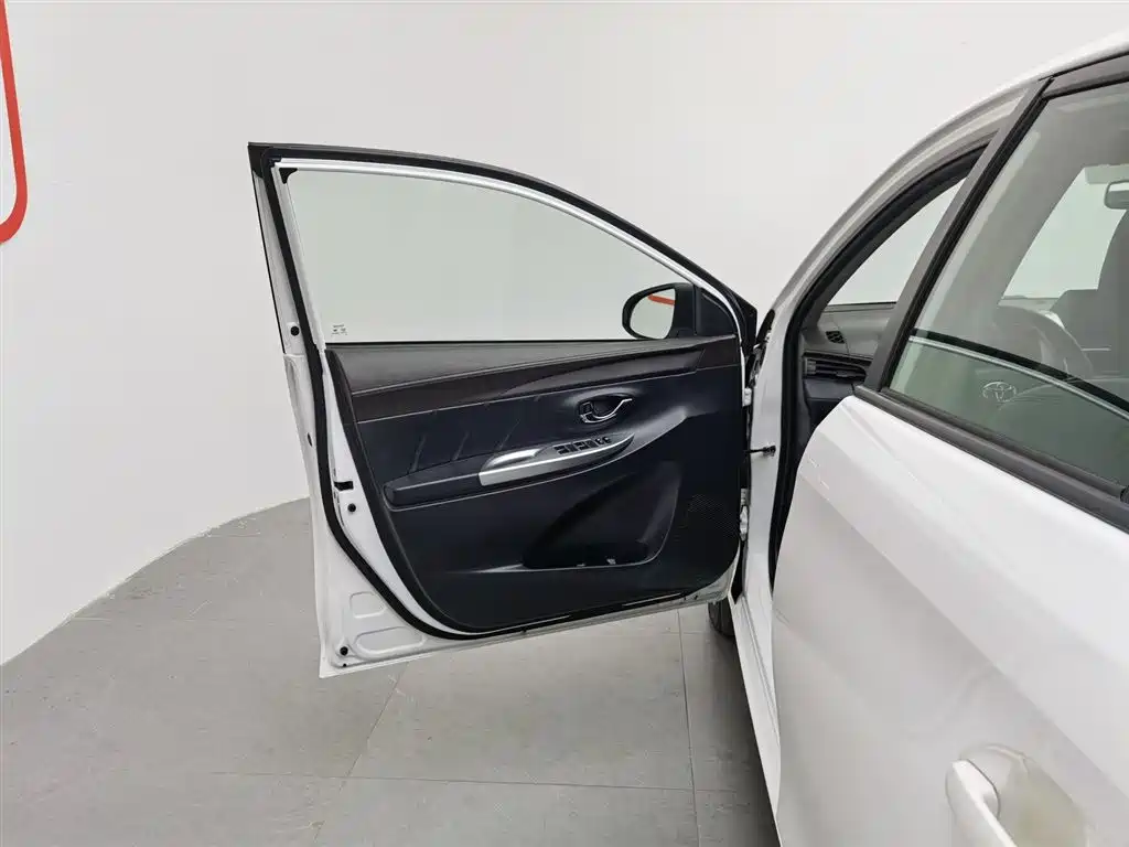 TOYOTA YARIS L ZHIXUAN