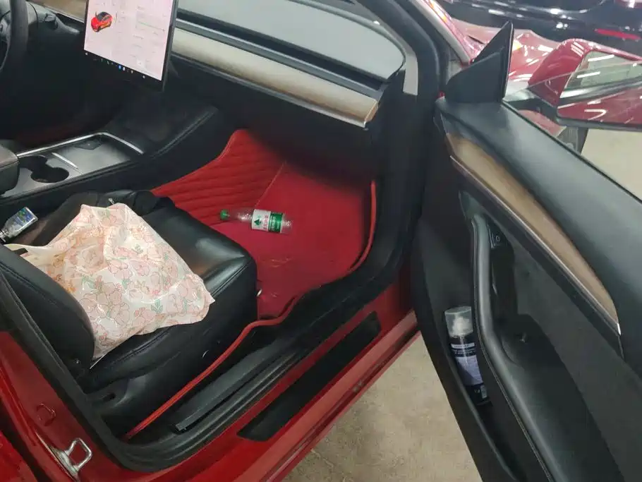 Фото 8 - Tesla Model 3