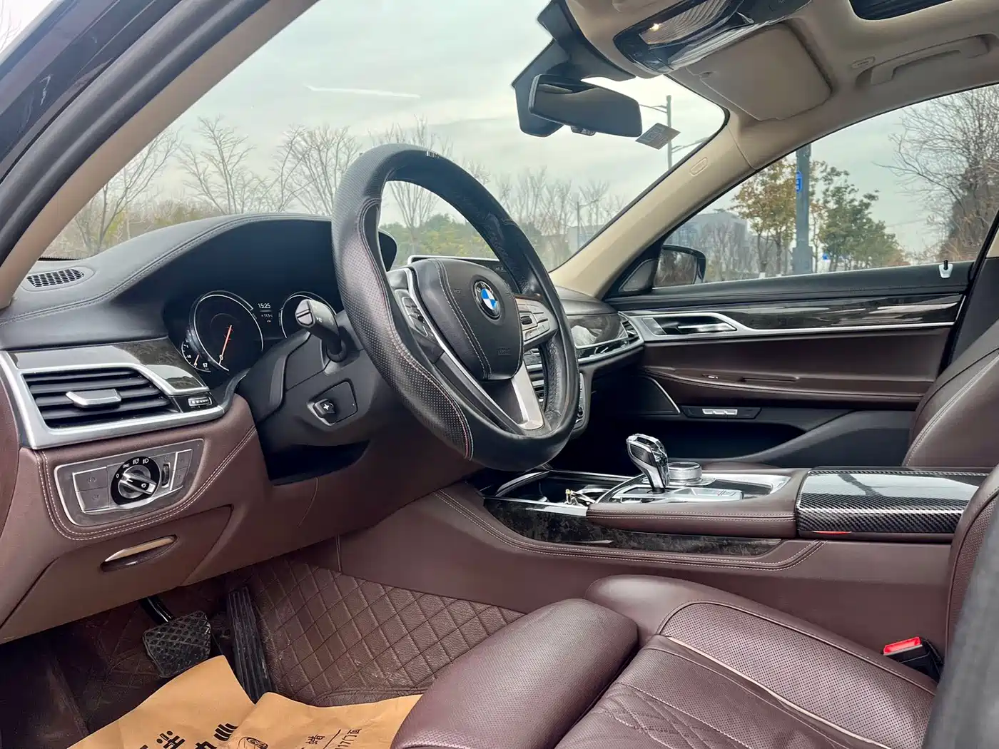 BMW 7 Series 2016 740Li Leading Edition фото 4