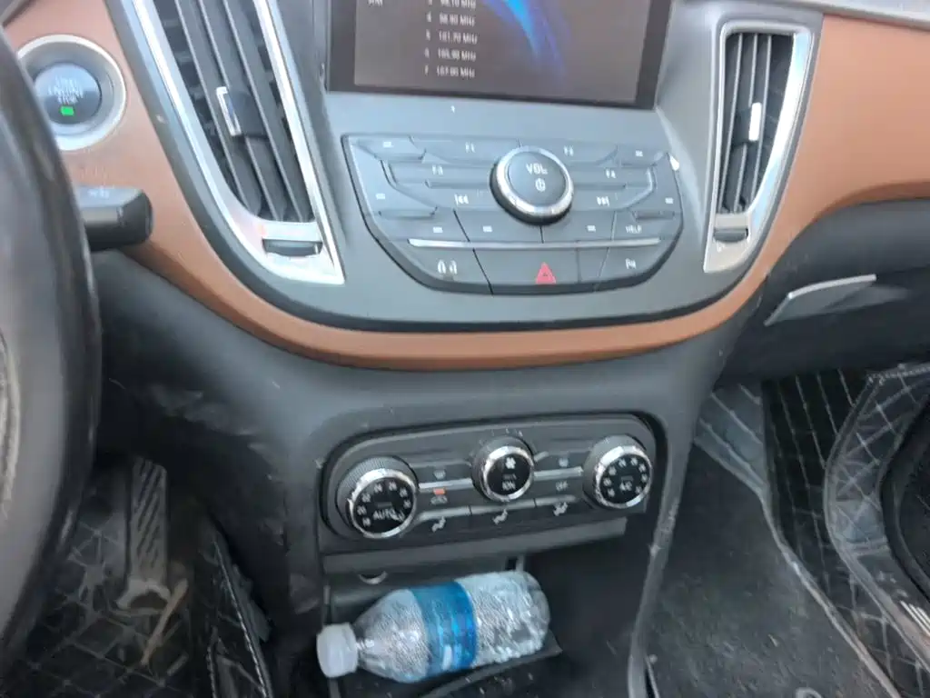 Soueast DX7 2015 2015 1.5T Manual Luxury