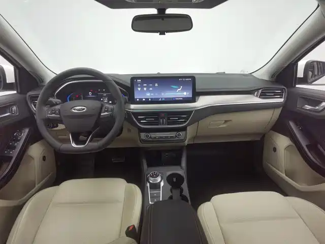 Ford Focus 2021 Sedan EcoBoost 180 Auto Trend — фото 5