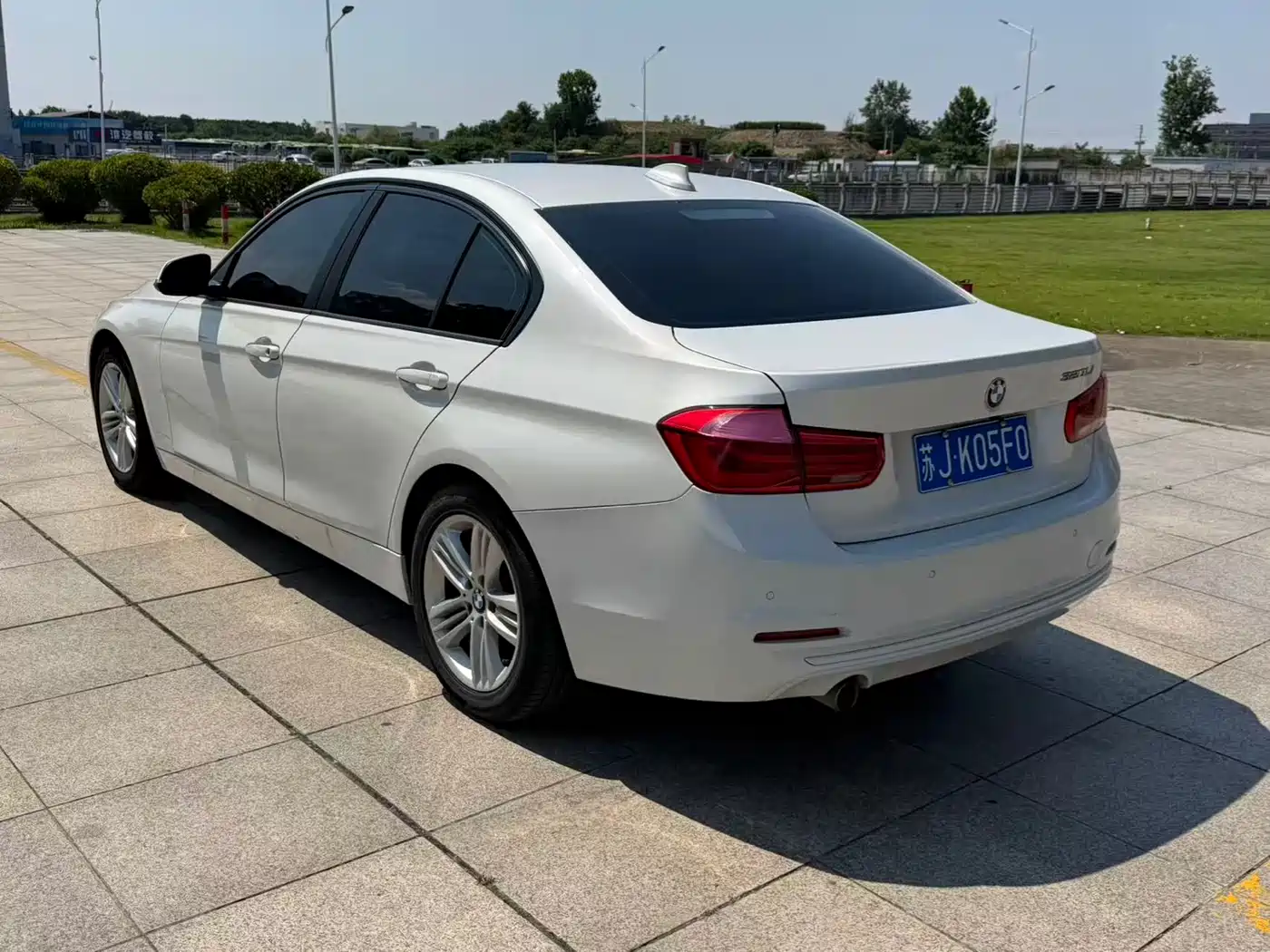 Photo 7 - BMW 3 Series