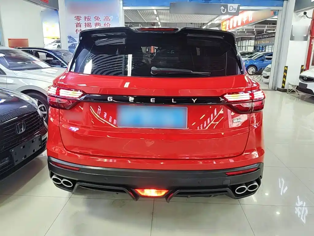 Фото 6 - Geely Binyue
