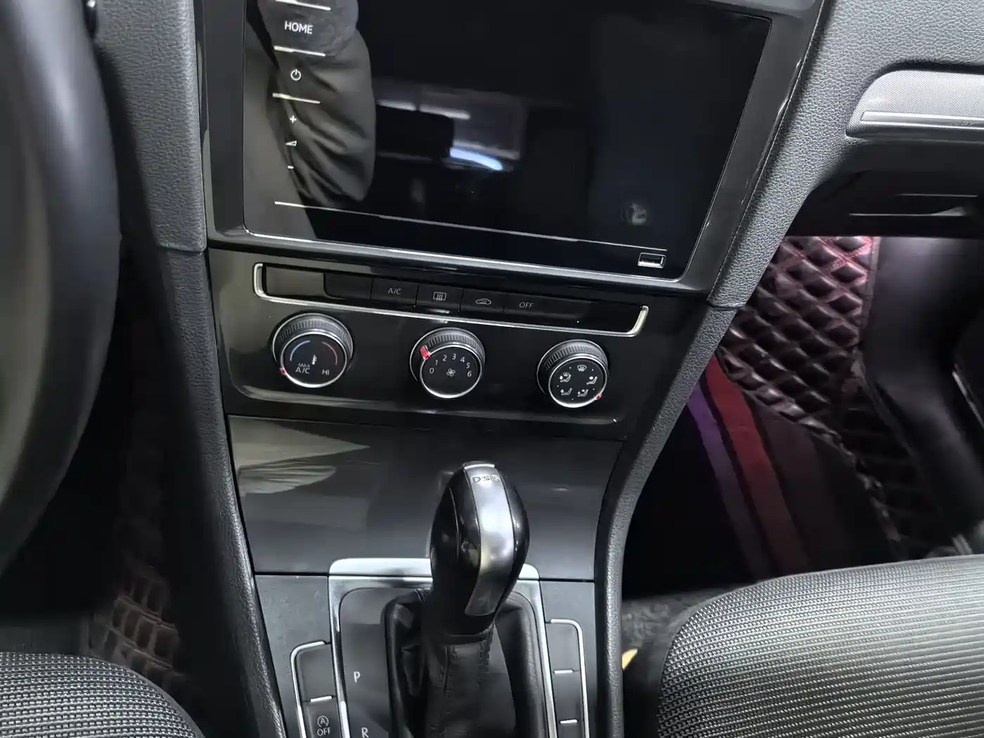 Volkswagen Golf 2020 280TSI DSG Comfort фото 10