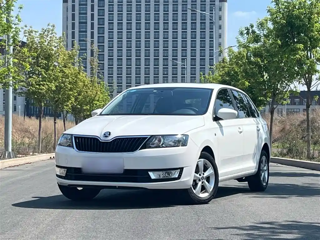 Škoda Skoda Rapid Spaceback 2016 Facelift 1.6L Automatic Innovation Edition