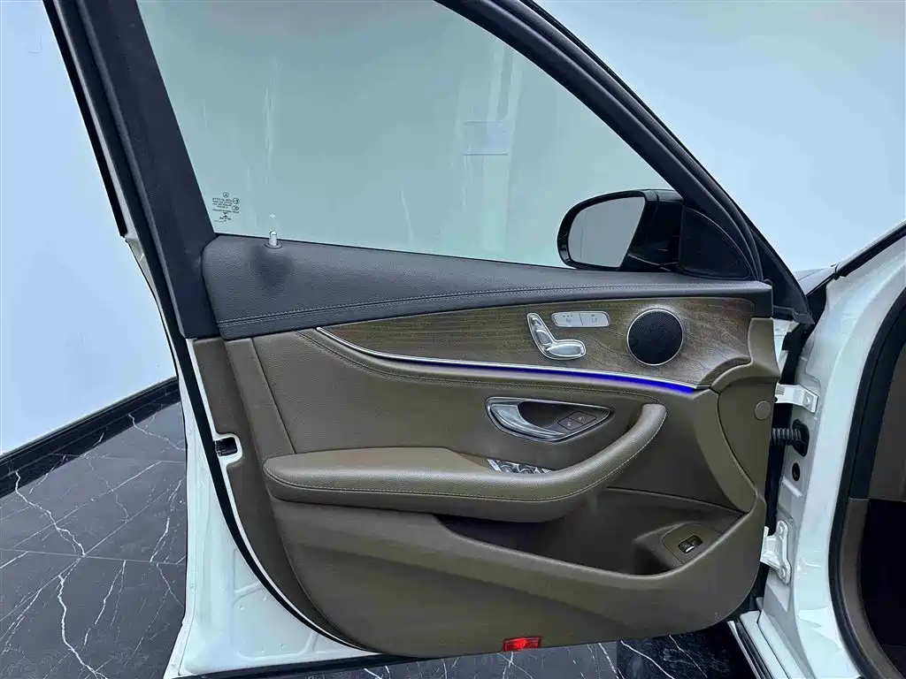 Mercedes-Benz E-Class 2016 E 200 L фото 17