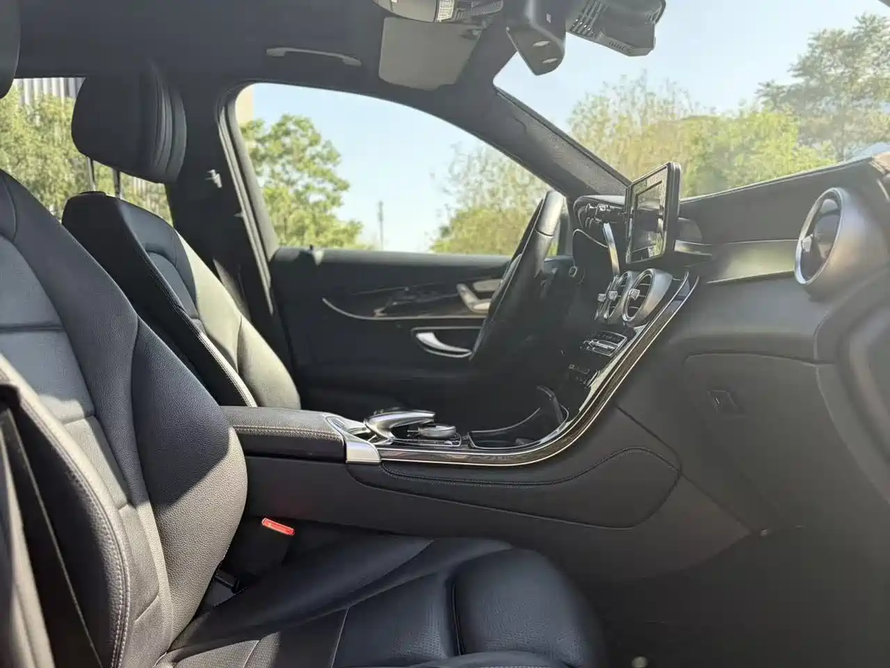 Mercedes-Benz GLC 2016 GLC 260 4MATIC Luxury фото 12