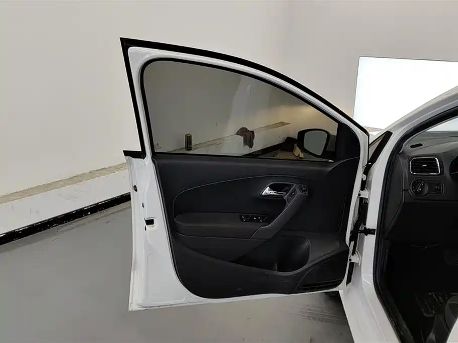 Volkswagen Polo 2018 1.5L Auto Comfort фото 7
