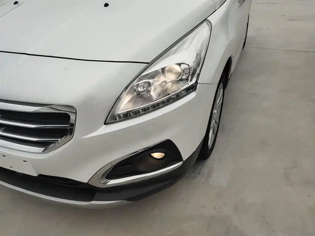 Peugeot 3008 2015 2.0L Automatic Classic Edition фото 24