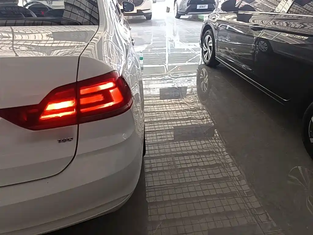 Volkswagen Santana 2016 1.6L Automatic Trend Edition фото 8