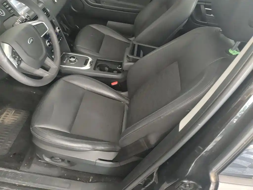 Land Rover Discovery Sport 2018 240PS PURE Edition фото 11