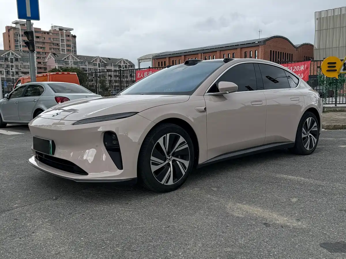 NIO ET5 2024