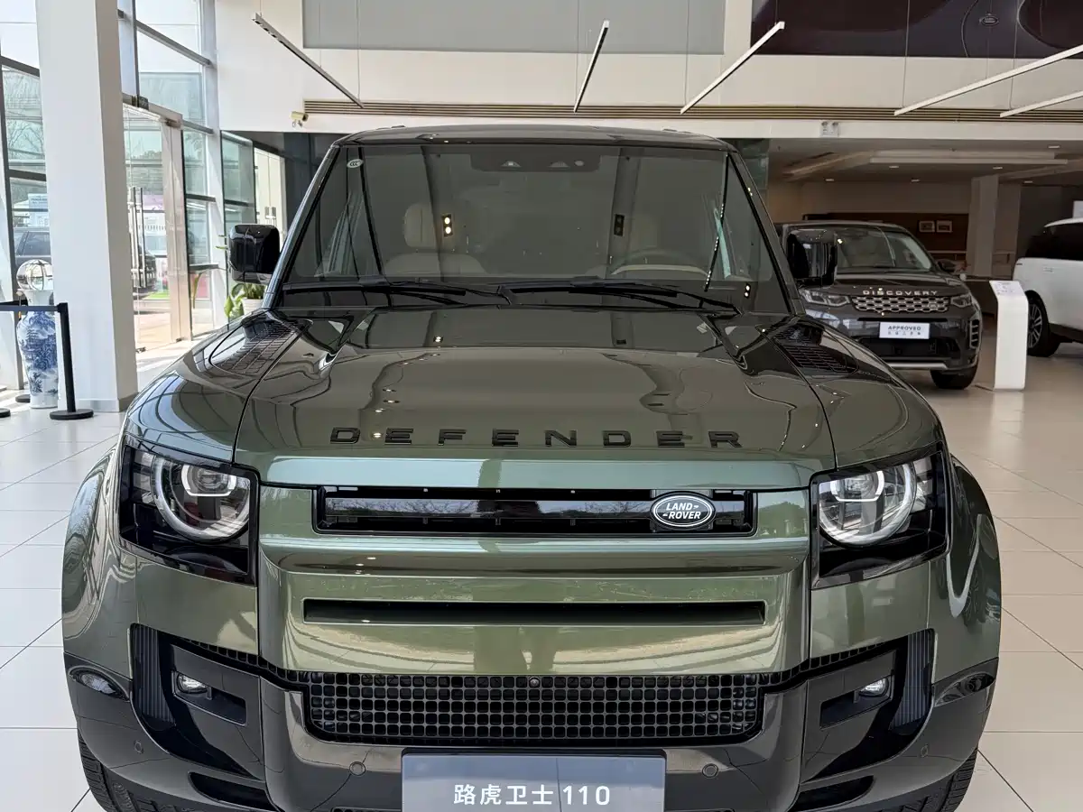 Land Rover Defender 2026 Land Rover Defender 110 3.0T P400 X-Dynamic HSE фото 8