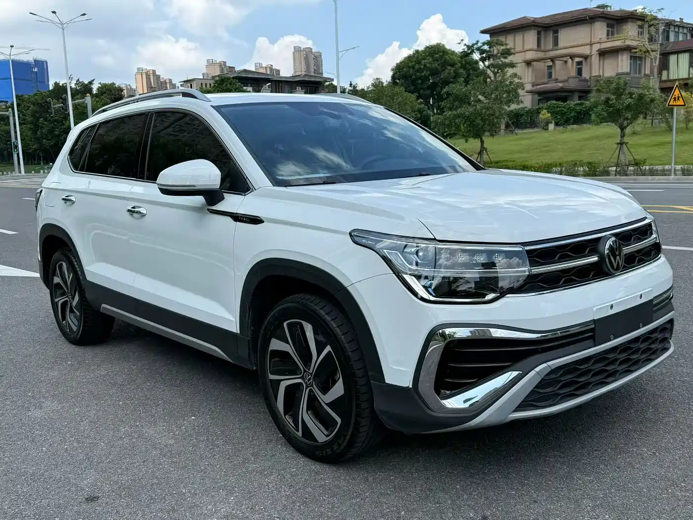 Volkswagen Tharu, миниатюра 3