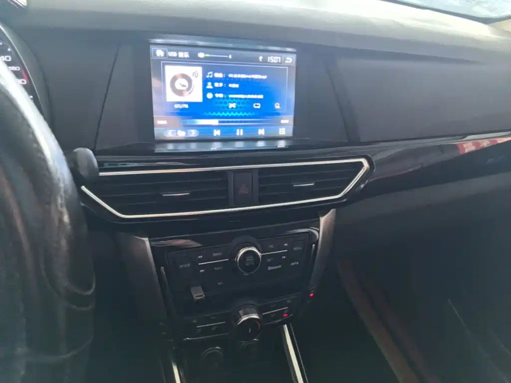 Zotye Damai X5 2015 2015 1.5T CVT Landlord China V
