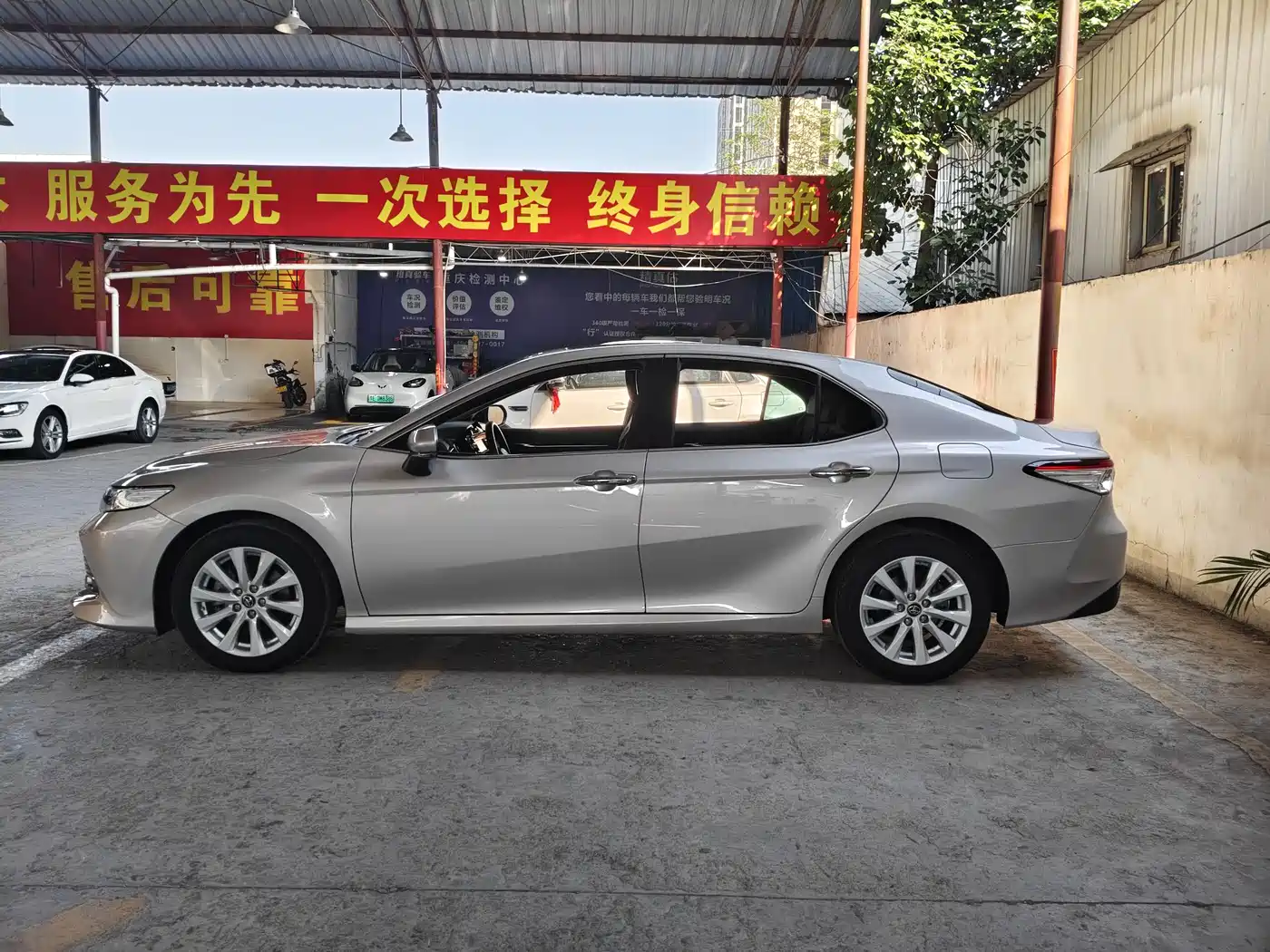 Toyota Camry 2018 2.0G Luxury Edition фото 9