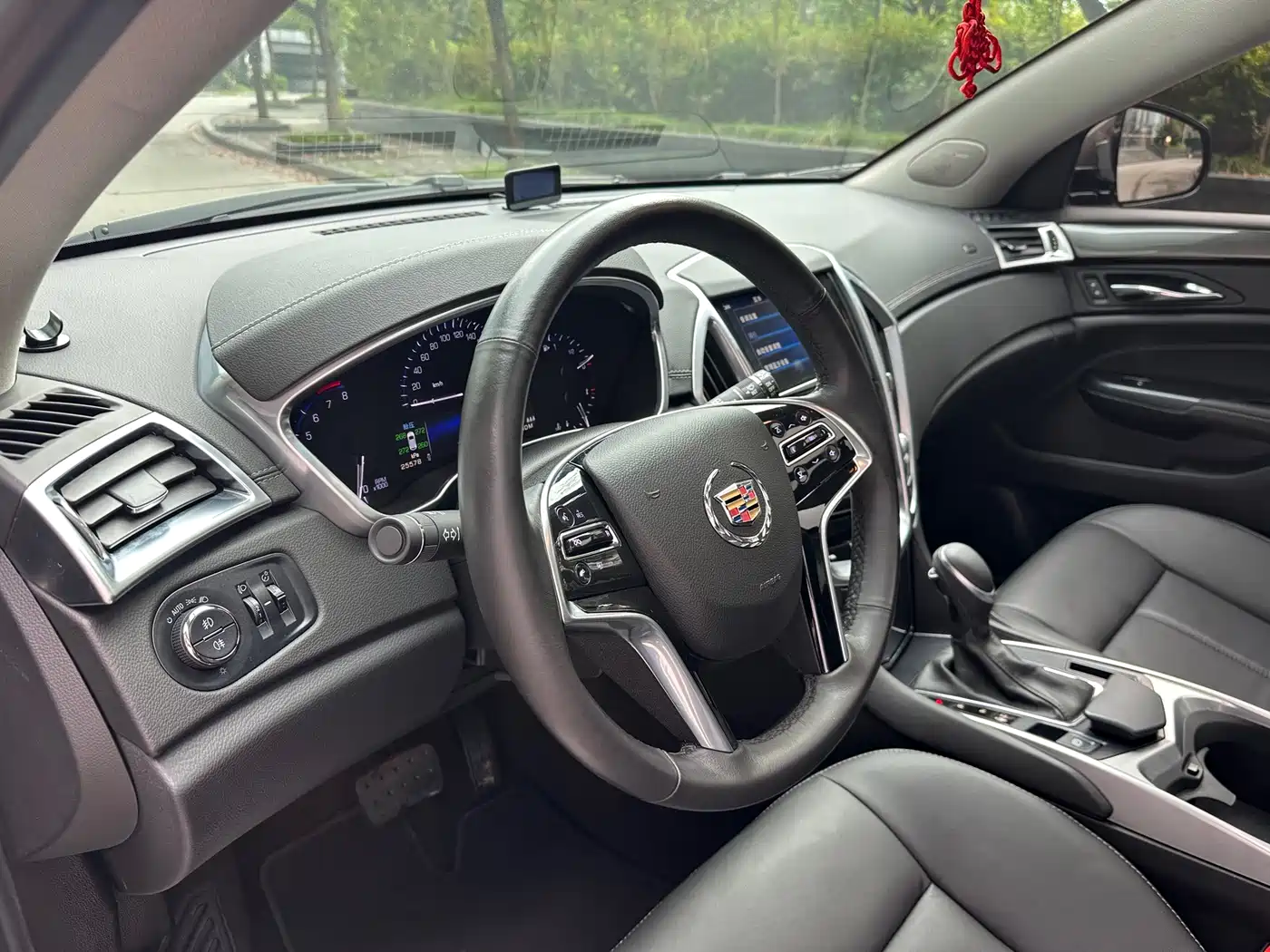 Photo 23 - Cadillac SRX