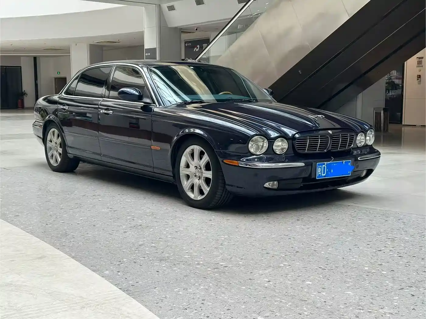 Jaguar XJ 2004 Model XJ8 4.2 фото 3