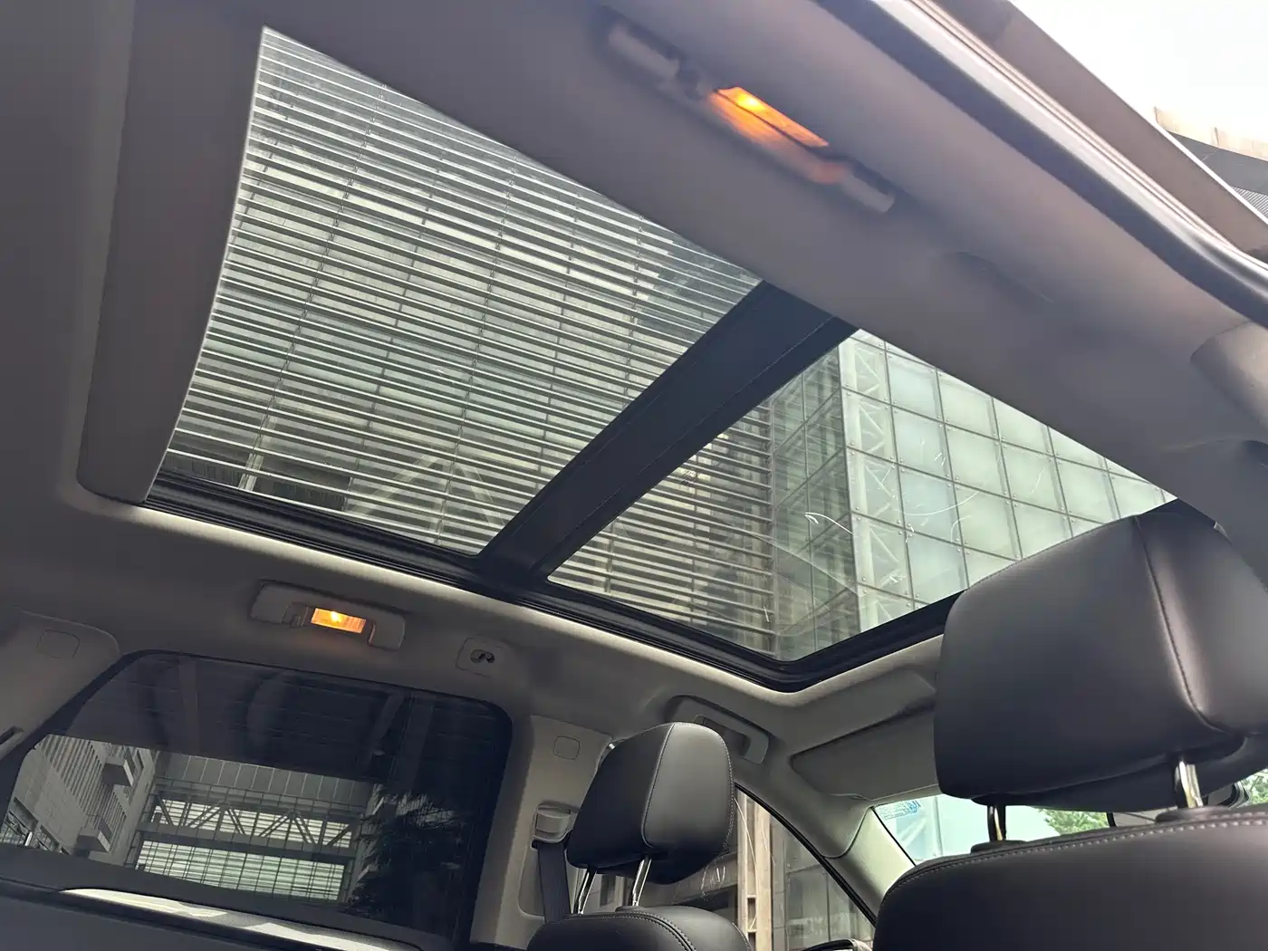 Photo 28 - Cadillac SRX