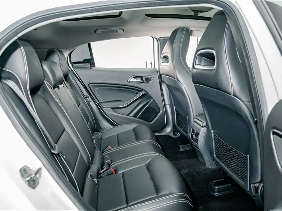 Mercedes-Benz GLA 2017 GLA 200 Dynamic фото 21