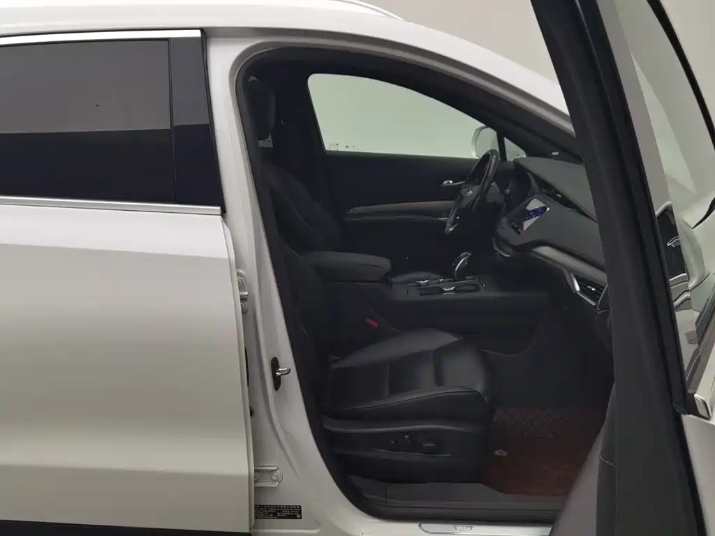 Photo 23 - Cadillac XT4