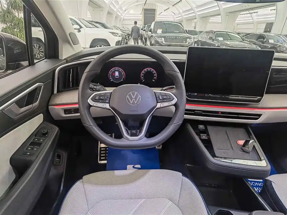 Volkswagen Talagon 2025 450TSI R-Line 6-Seater фото 10