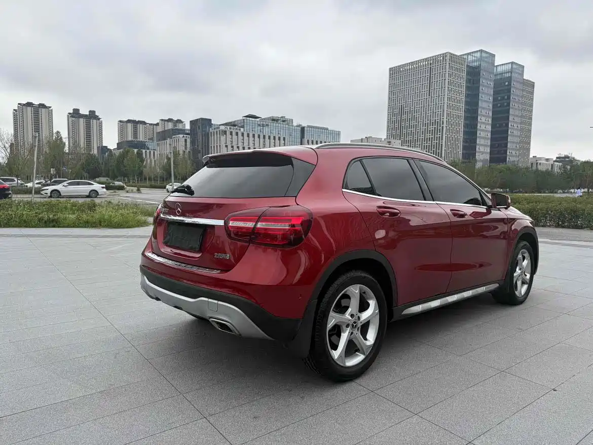 Mercedes-Benz GLA 2018 GLA 200 Dynamic фото 10